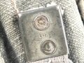 Tasche für Signalpatronen zur Leuchtpistole 42 der Wehrmacht. Ungetragenes Stück in sehr gutem Gesamtzustand,  Webleinen mit zugehörigem Trageriemen