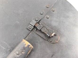 Klappbare Winkerkelle für Wehrmachts Kraftfahrzeuge. Grosse Ausführung mit 20cm Durchmesser