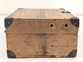 Kasten für Strichplattenbeleuchtung Wehrmacht, späte Ausführung, die frühen sind aus Blech . Originallack, ungereinigtes Stück, der Deckel defekt