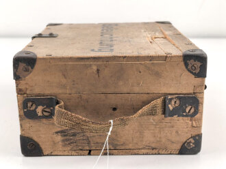 Kasten für Strichplattenbeleuchtung Wehrmacht, späte Ausführung, die frühen sind aus Blech . Originallack, ungereinigtes Stück, der Deckel defekt