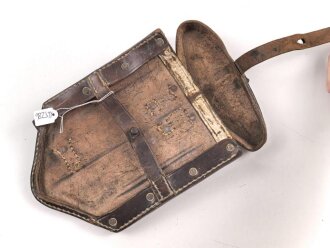 Spatenleder Wehrmacht, frühe, braune Ausführung , datiert 1941. Getragenes Stück