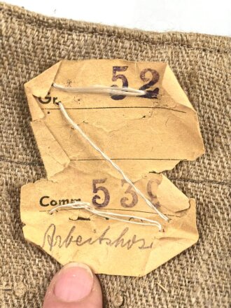 Arbeitshose rohweiss aus der Zeit des 2. Weltkrieg. Mir so nicht bekannt, ungetragen, mit Papieretikett