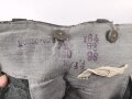 Heer,  Feldhose Modell 1944 für Mannschaften. Ungetragenes Kammerstück mit Papieretikett