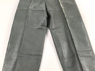 Kriegsmarine, graue Lederhose. Ungetragenes Stück von Czulik & Langer Proßnitz. Lagerspuren
