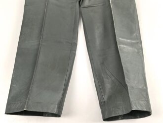Kriegsmarine, graue Lederhose. Ungetragenes Stück von Czulik & Langer Proßnitz. Lagerspuren