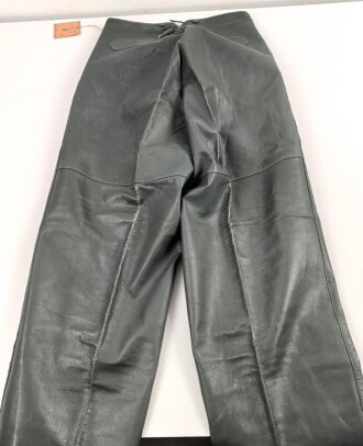 Kriegsmarine, graue Lederhose. Ungetragenes Stück von Czulik & Langer Proßnitz. Lagerspuren