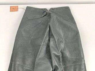 Kriegsmarine, graue Lederhose. Ungetragenes Stück von Czulik & Langer Proßnitz. Lagerspuren
