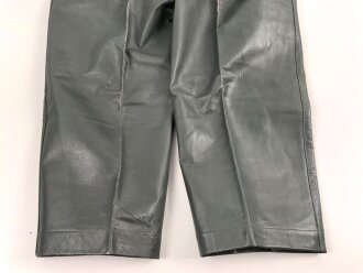 Kriegsmarine, graue Lederhose. Ungetragenes Stück von Czulik & Langer Proßnitz. Lagerspuren