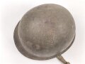 U.S. Army 2. Weltkrieg, Stahlhelm M1 mit Innenhelm.  " Fix bale" Originallack, " SC" Innenhelm, steht für Firma ST. CLAIR aus Michigan. Ungereinigtes Stück