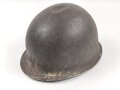 U.S. Army 2. Weltkrieg, Stahlhelm M1 mit Innenhelm.  " Fix bale" Originallack, " Hawley" Innenhelm, Jeweils stark getragen und defekt