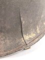 U.S. Army 2. Weltkrieg, Stahlhelm M1 mit Innenhelm.  " Fix bale" Originallack, " Hawley" Innenhelm, Jeweils stark getragen und defekt