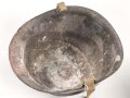 U.S. Army 2. Weltkrieg, Stahlhelm M1 mit Innenhelm.  " Fix bale" Originallack, " Hawley" Innenhelm, Jeweils stark getragen und defekt