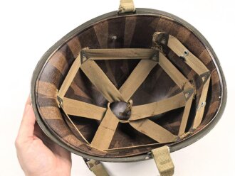 U.S. Army 2. Weltkrieg, Stahlhelm M1 mit Innenhelm.  " Fix bale" Originallack, " Firestone" Innenhelm, Getragenes Stück