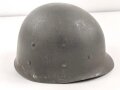 U.S. Army 2. Weltkrieg, Stahlhelm M1 mit Innenhelm.  " Fix bale" Originallack, " Firestone" Innenhelm, Getragenes Stück