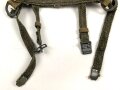 A-Rahmen Wehrmacht , späte Ausführung aus diversen Restbeständen " recycled" Italienische Webmaterial ? Stempel schwach, aber nicht lesbar, aufgrund der Länge würde ich auf eine Reichsbetriebsnummer tippen. Guter Gesamtzustand