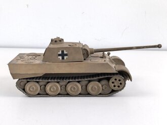 Panzerkampfwagen Panther D der Wehrmacht. Schulungsmodell aus Holz, Länge ohne Rohr etwa 34cm. Origianllack "Dies ist ein dienstlicher Gegenstand, Missbrauch ist strafbar"