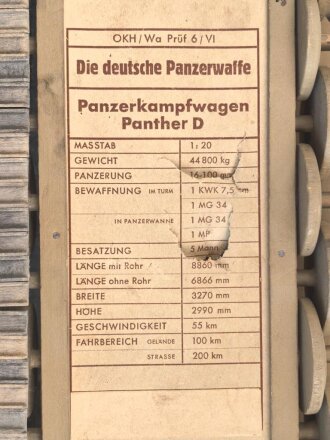 Panzerkampfwagen Panther D der Wehrmacht. Schulungsmodell aus Holz, Länge ohne Rohr etwa 34cm. Origianllack "Dies ist ein dienstlicher Gegenstand, Missbrauch ist strafbar"