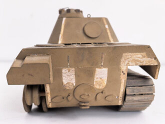 Panzerkampfwagen Panther D der Wehrmacht. Schulungsmodell aus Holz, Länge ohne Rohr etwa 34cm. Origianllack "Dies ist ein dienstlicher Gegenstand, Missbrauch ist strafbar"