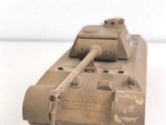 Panzerkampfwagen Panther D der Wehrmacht. Schulungsmodell aus Holz, Länge ohne Rohr etwa 34cm. Origianllack "Dies ist ein dienstlicher Gegenstand, Missbrauch ist strafbar"