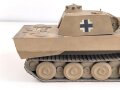 Panzerkampfwagen Panther D der Wehrmacht. Schulungsmodell aus Holz, Länge ohne Rohr etwa 34cm. Origianllack "Dies ist ein dienstlicher Gegenstand, Missbrauch ist strafbar"