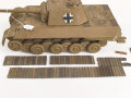 Panzerkampfwagen Panther D der Wehrmacht. Schulungsmodell aus Holz, Länge ohne Rohr etwa 34cm. Origianllack "Dies ist ein dienstlicher Gegenstand, Missbrauch ist strafbar"