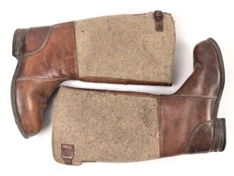 Paar Winterstiefel Wehrmacht, der Filzschaft leicht mottig, ein Absatz defekt, Sohlenlänge knapp 31cmn