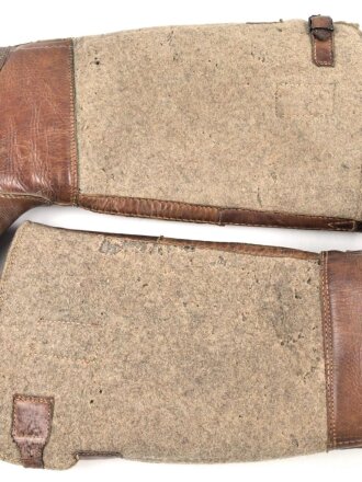 Paar Winterstiefel Wehrmacht, der Filzschaft leicht mottig, ein Absatz defekt, Sohlenlänge knapp 31cmn