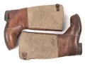 Paar Winterstiefel Wehrmacht, der Filzschaft leicht mottig, ein Absatz defekt, Sohlenlänge knapp 31cmn