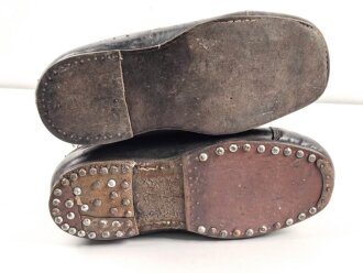 Paar Winterstiefel Wehrmacht, große Ausführung zum  über die normalen Stiefel ziehen. Guter Gesamtzustand, Sohlenlänge 34cm