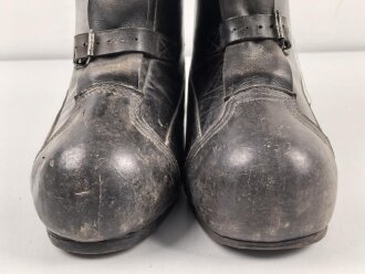 Paar Winterstiefel Wehrmacht, große Ausführung zum  über die normalen Stiefel ziehen. Guter Gesamtzustand, Sohlenlänge 34cm