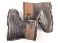 Paar Winterstiefel Wehrmacht, große Ausführung zum  über die normalen Stiefel ziehen. Guter Gesamtzustand, Sohlenlänge 34cm