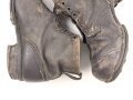 Paar Halbschuhe für Mannschaften der Wehrmacht Modell 1944. Leder angetrocknet, ungereinigt, Sohlenlänge knapp 27,5cm