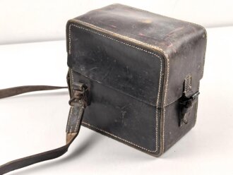 Pionier, Tasche zum Glühzündapparat 37 der Wehrmacht. Ungereinigtes Stück, der Trageriemen original und zugehörig