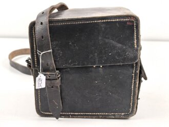 Pionier, Tasche zum Glühzündapparat 37 der Wehrmacht. Ungereinigtes Stück, der Trageriemen original und zugehörig