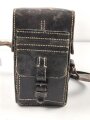 Pionier, Tasche zum Glühzündapparat 37 der Wehrmacht. Ungereinigtes Stück, der Trageriemen original und zugehörig