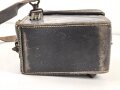 Pionier, Tasche zum Glühzündapparat 37 der Wehrmacht. Ungereinigtes Stück, der Trageriemen original und zugehörig