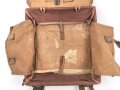 1.Weltkrieg Tornister . Kammerstück Infanterie Regiment 23 Ungereinigter Fundzustand, ein Trageriemen alt ergänzt