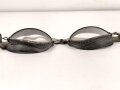 Luftwaffe, Brille für fliegendes Personal. Ungereinigt, guter Gesamtzustand, die beiden Halteschrauben mittig fehlen, dafür ist eine selbstgebastelte montiert
