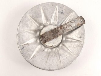 "Evola Duftspender" aus Luftschutz Gasmaskenfilter, Nachkriegsfertigung "Schwerter zu Pflugscharen" Aluminium