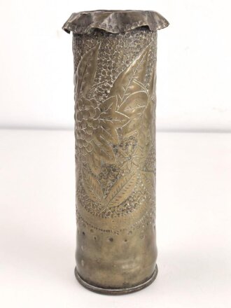 Österreich ? Kartusche , Höhe knapp 26,5cm. Nachkriegsumbau zur Blumenvase