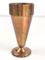 Vase oder Trinkgefäß aus ballistischer Haube einer Granate. Höhe knapp über 14cm