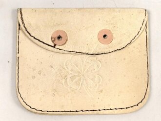 Brustbeutel für Kinder aus Erkennungsmarkentasche , Nachkriegsprodukt "Schwerter zu Pflugscharen "