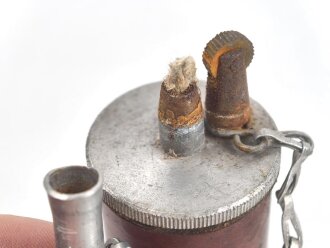 Feuerzeug aus Teil einer Panzerfaust. Gesamthöhe etwa 9cm , Nachkriegsprodukt "Schwerter zu Pflugscharen " KEIN VERSAND NACH ÜBERSEE