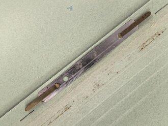 Schnellhefter aus Personalien Mappe " Geheime Staatspolizei"  , Nachkriegsprodukt "Schwerter zu Pflugscharen "