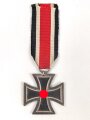 Eisernes Kreuz 2. Klasse 1939. Kein Hersteller im Bandring, Kern 100% geschwärzt, am Band