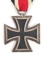 Eisernes Kreuz 2. Klasse 1939. Kein Hersteller im Bandring, Kern 100% geschwärzt, am Band