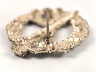 Infanteriesturmabzeichen in silber, Buntmetall, hohl geprägt und versilbert