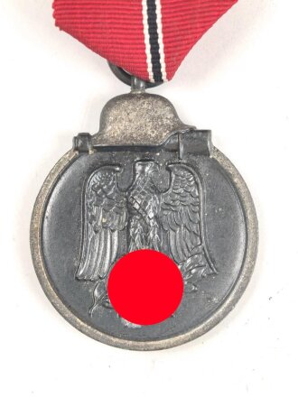Medaille Winterschlacht im Osten, kein Hersteller im Bandring, am Band