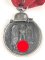 Medaille Winterschlacht im Osten, Hersteller 1 im Bandring für Deschler & Sohn. Am Band