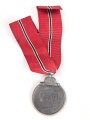 Medaille Winterschlacht im Osten, Hersteller 1 im Bandring für Deschler & Sohn. Am Band